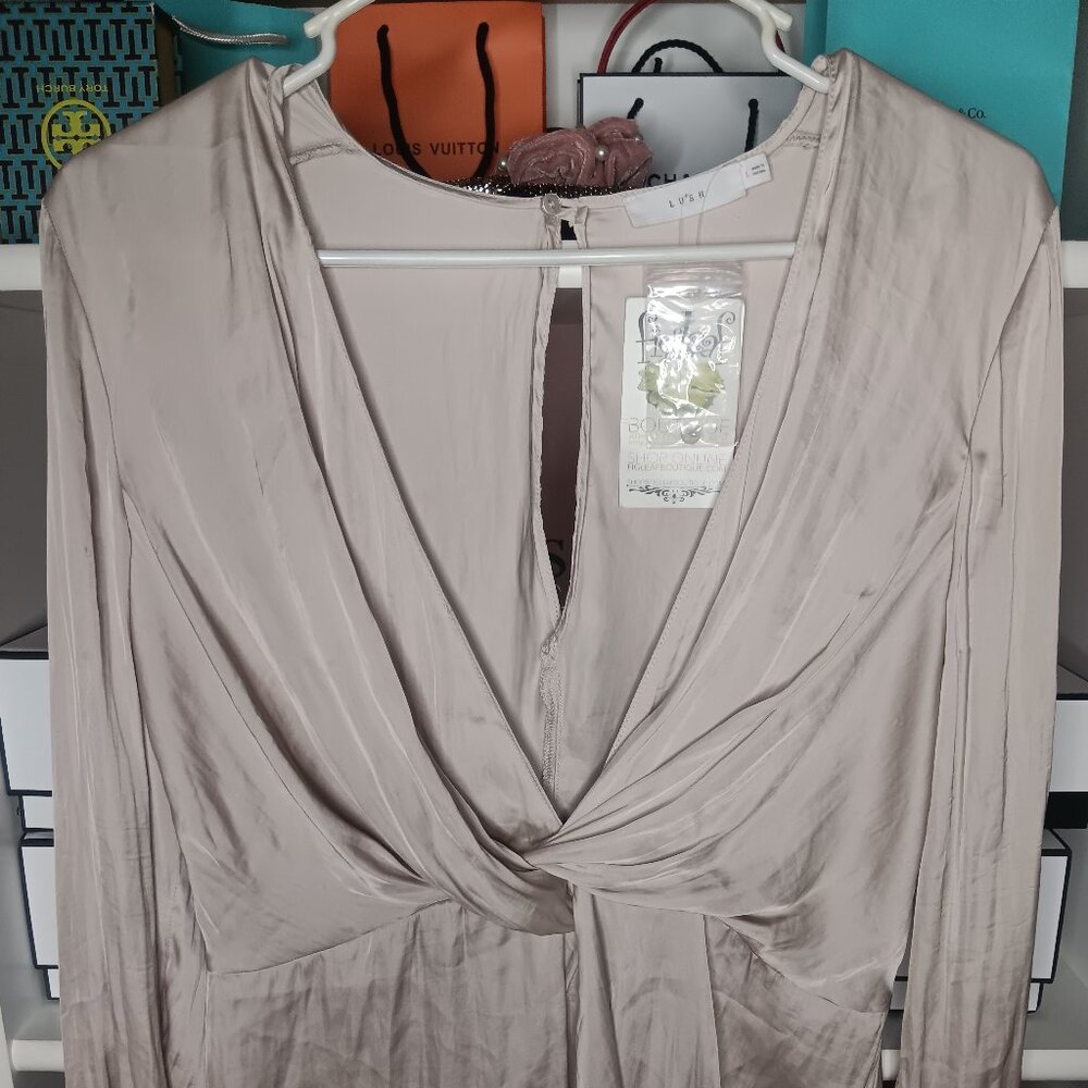 LUSH / CHAMPAIGN SILKY BLOUSE 100 PERCENT POLYESTER - Picture 7 of 12